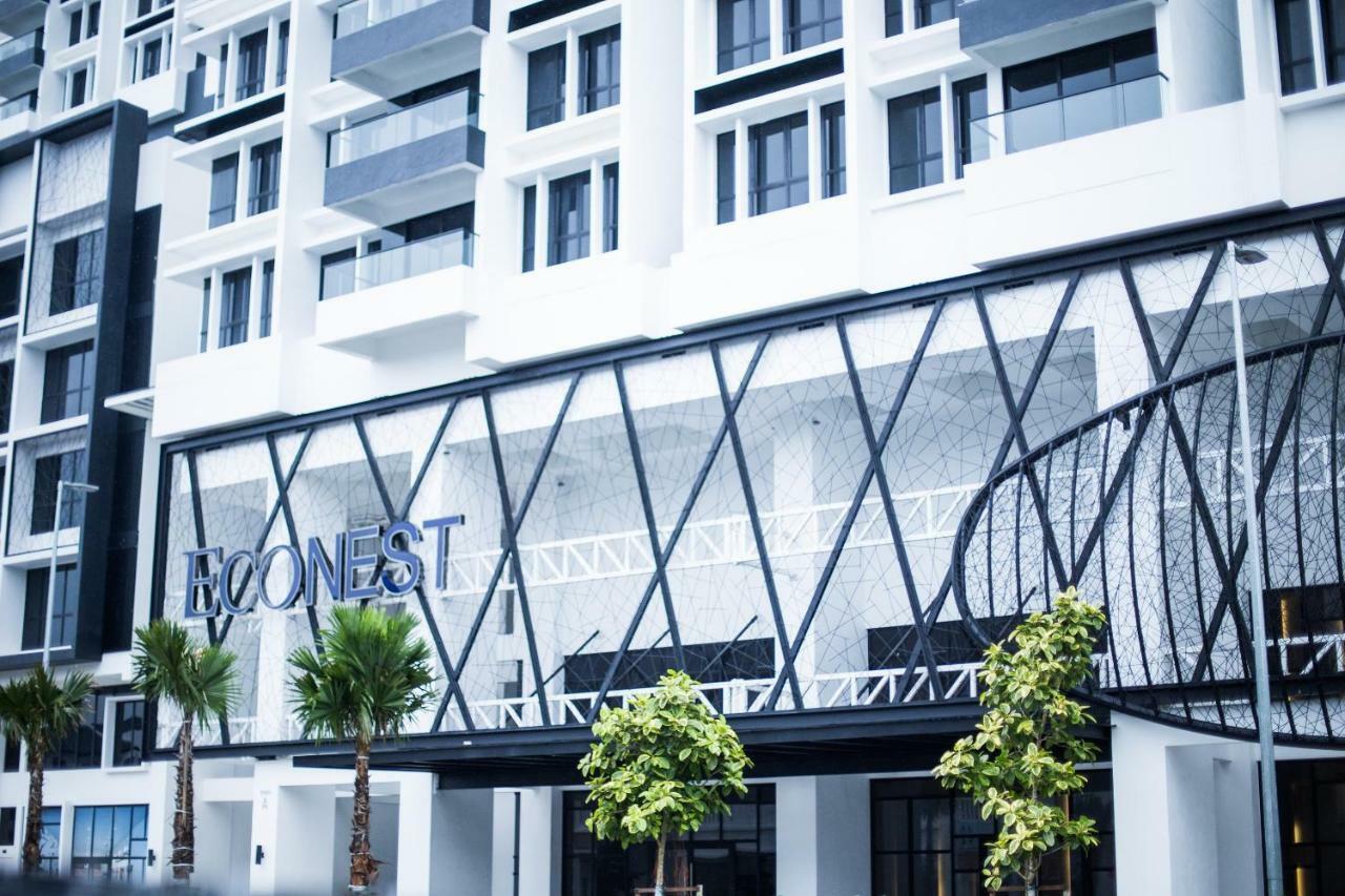 Econest Apartment By The One - Educity Nusajaya Nusajaya  Exterior foto